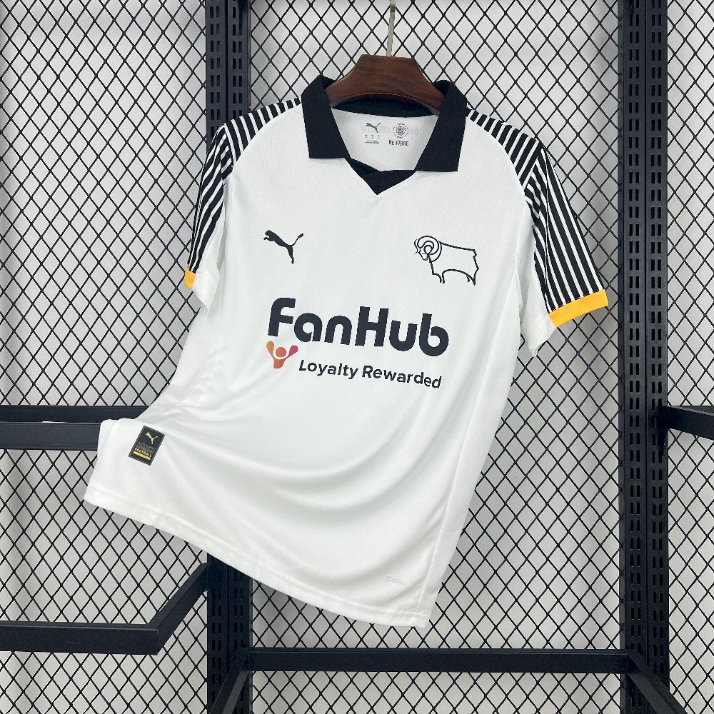 Derby County FC maillot foot domicile 2025 2026