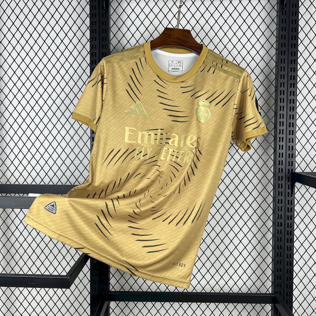 Real Madrid maillot foot or doré entraînement 2025 2026